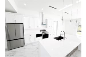 852 Chipley Street, Lehigh Acres, FL 33974 - MLS#225084151