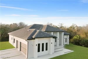 705 16th St Ne, Naples