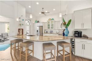 571 Beachwalk Circle, Naples, FL 34108 - MLS#225084236