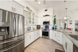 571 Beachwalk Circle, Naples, FL 34108 - MLS#225084236