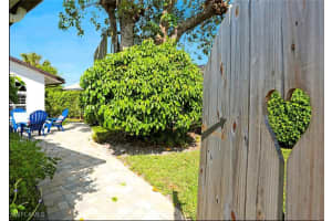 749 105th Avenue, Naples, FL 34108 - MLS#225084243