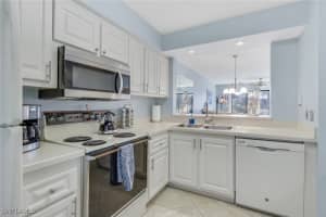 219 Fox Glen Drive, Naples, FL 34104 - MLS#225084292