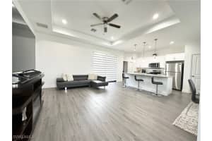 933 Oxford Avenue, Lehigh Acres, FL 33974 - MLS#225084332