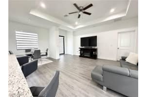 933 Oxford Avenue, Lehigh Acres, FL 33974 - MLS#225084332