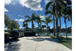 1233 Diamond Lake Circle, Naples, FL 34114 - MLS#225084350