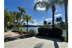 1233 Diamond Lake Circle, Naples, FL 34114 - MLS#225084350