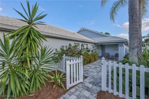 1335 Old Oak Lane, Naples, FL 34110 - MLS#225084489