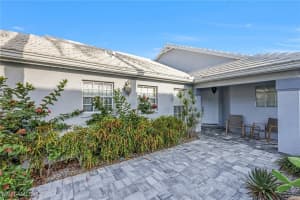 1335 Old Oak Lane, Naples, FL 34110 - MLS#225084489