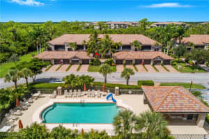 9832 Venezia Cir 1013, Naples