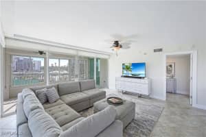 25 Bluebill Avenue, Naples, FL 34108 - MLS#225084506