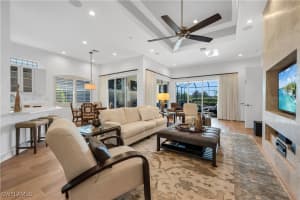 1033 Tierra Lago Way, Naples, FL 34119 - MLS#225084560