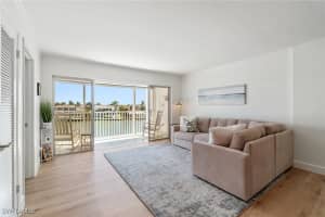 300 Park Shore Drive, Naples, FL 34103 - MLS#225084579