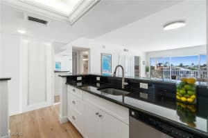 300 Park Shore Drive, Naples, FL 34103 - MLS#225084579