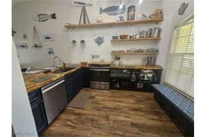 266 Newport Drive, Naples, FL 34114 - MLS#225084622