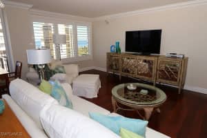 4251 Gulf Shore Blvd N 16d Naples, FL 34103 - Off Market