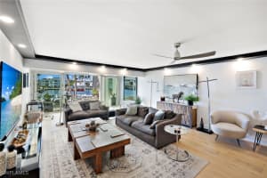 800 River Point Drive, Naples, FL 34102 - MLS#225084772