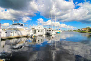 333 Sunrise Cay 2, Naples, FL 34114 - MLS#225084847