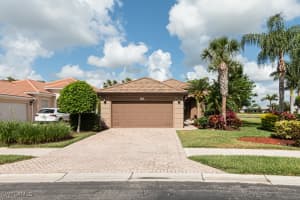 2258 Heydon Cir W, Naples