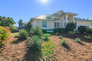 121 Channel Court, Marco Island, FL 34145 - MLS#225084902