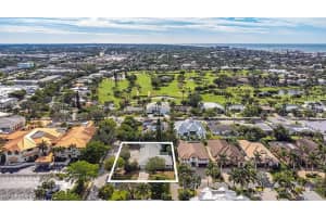 698 Fairway Terrace, Naples, FL 34103 - MLS#225084910