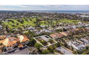 698 Fairway Terrace, Naples, FL 34103 - MLS#225084910