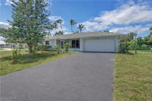 105 Valley Dr, Bonita Springs
