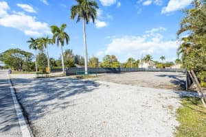 1075 7th Avenue, Naples, FL 34102 Sold 02/06/26