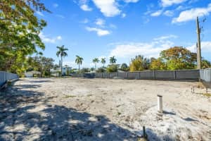 1075 7th Avenue, Naples, FL 34102 Sold 02/06/26