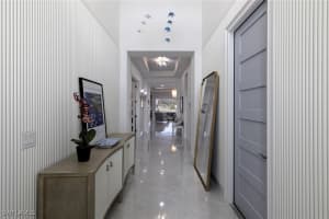 8963 Gustavia Court, Naples, FL 34112 - MLS#225085105