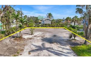 121 Gulf Island Drive, Fort Myers Beach, FL 33931 - MLS#225085115