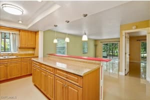 4300 Gulfstream Dr 1b, Naples