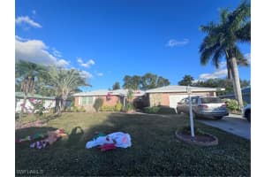 5203 SELBY DR, Fort Myers, FL 33919 - MLS#225085138