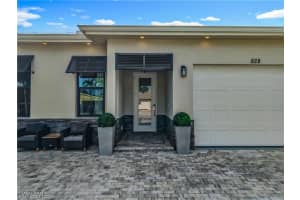 828 100th Avenue, Naples, FL 34108 - MLS#225085141