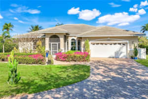 11481 Kestrel Court, Naples, FL 34119 - MLS#225085208