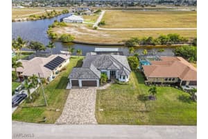 901 33rd Place, Cape Coral, FL 33993 - MLS#226000004
