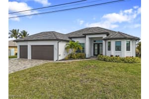 901 33rd Place, Cape Coral, FL 33993 - MLS#226000004