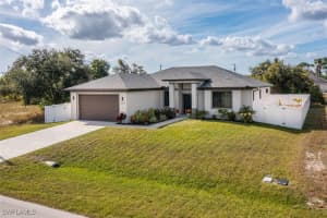 210 26th Place, Cape Coral, FL 33991 - MLS#226000061