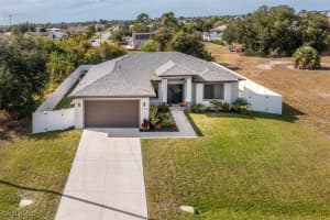210 26th Place, Cape Coral, FL 33991 - MLS#226000061