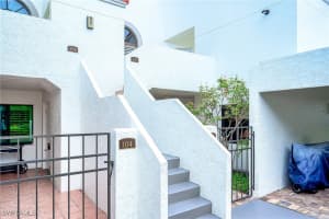 601 Beachwalk Circle, Naples, FL 34108 - MLS#226000125