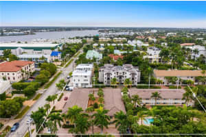 980 7th Ave S 101, Naples