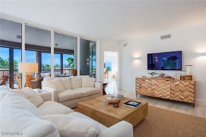 8665 Bay Colony Drive, Naples, FL 34108 - MLS#226000203