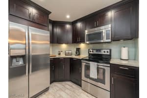 1 Bluebill Avenue, Naples, FL 34108 - MLS#226000229