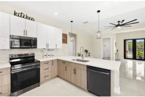 2552 70th Avenue, Naples, FL 34120 - MLS#226000283