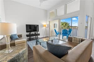 2711 Citrus Lake Dr F302, Naples