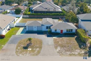 714 105th Avenue, Naples, FL 34108 - MLS#226000294