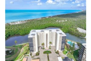 15 Bluebill Ave 805, Naples