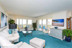 15 Bluebill Avenue, Naples, FL 34108 - MLS#226000342