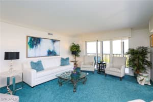 15 Bluebill Avenue, Naples, FL 34108 - MLS#226000342