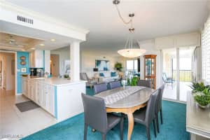 15 Bluebill Avenue, Naples, FL 34108 - MLS#226000342