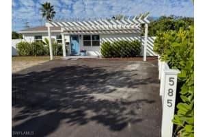 585 14th Street, Naples, FL 34102 - MLS#226000370